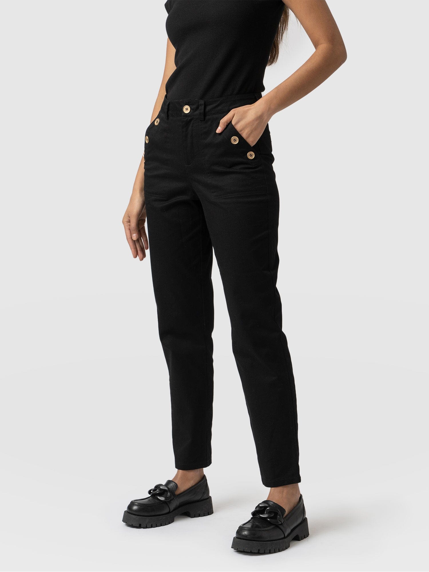 Gwen Chino Black - Women's Trousers | Saint + Sofia® EU